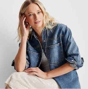 Women's Collared Western Denim Button-Down Shirt - Future Collective M